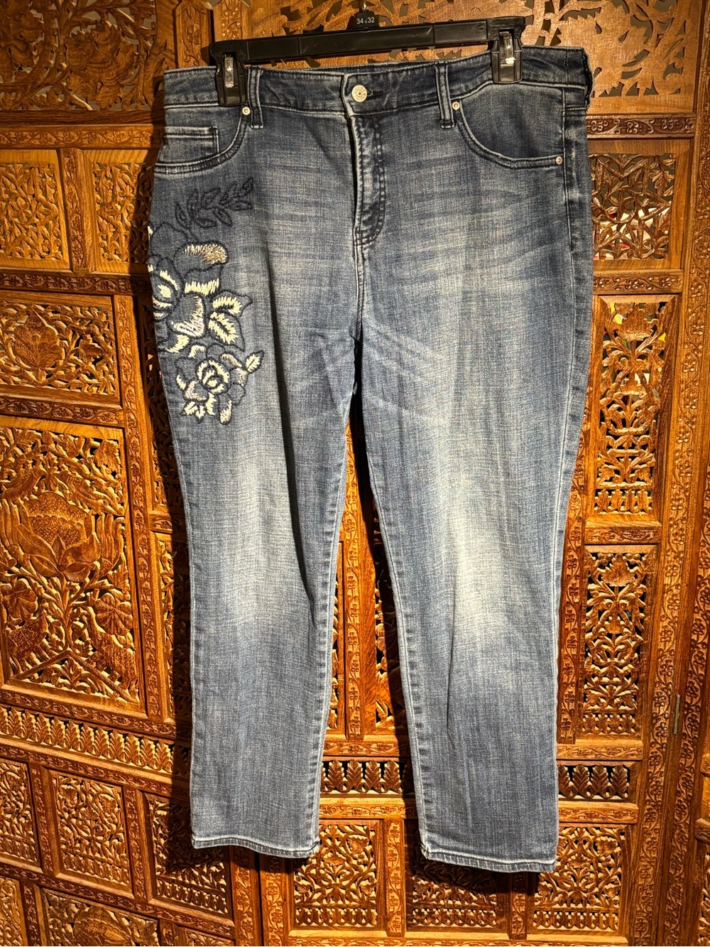 Chico's Medium Blue Cropped Jeans with Embroidered Floral Accent